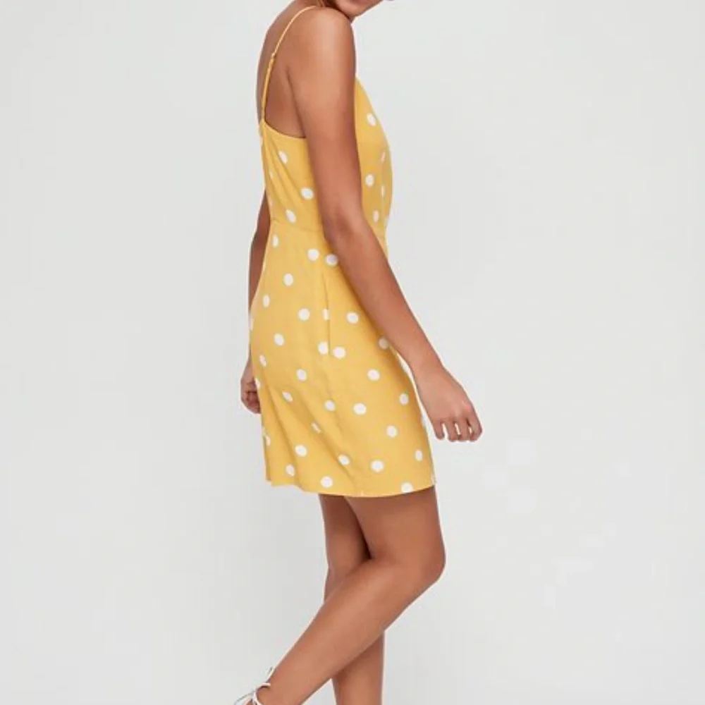 EUC Wilfred size 0 dress, it has adjustable straps, pockets and it is li… - Picture 8 of 10